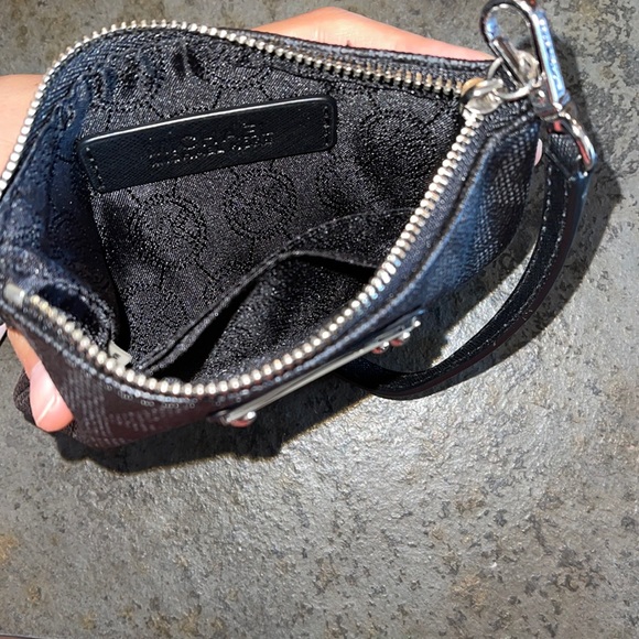 NWOT Michael Kors Small Black Wristlet - Picture 14 of 15